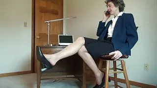 Ponia žino ką daro i ...