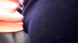 Žavi jauna dama užšo ...