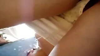 Mergina su megztiniu ...