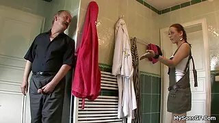 Miela blondinė naktį ...