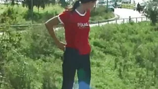Atkaklus vyras įkiša ...